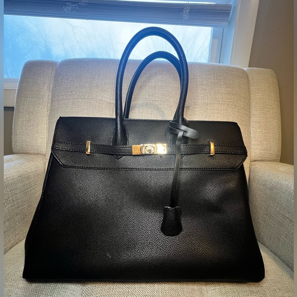 Elegant Black Lulus Handbag – Birkin-Inspired